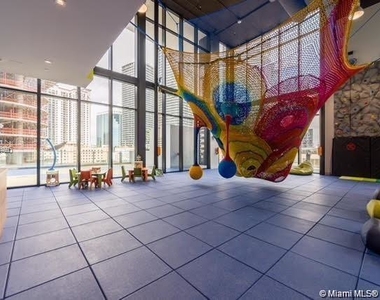 1010 Brickell - Photo Thumbnail 8