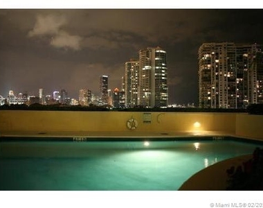 2475 Brickell Ave - Photo Thumbnail 7