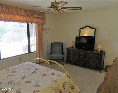 12635 W Foxfire Drive - Photo Thumbnail 14