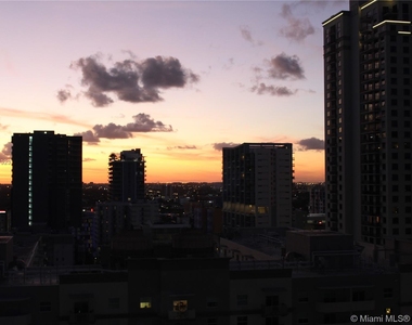 1000 Brickell Plaza - Photo Thumbnail 8