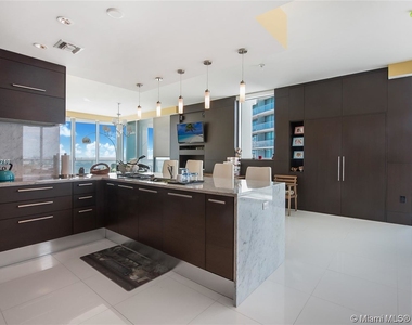 900 Biscayne Blvd - Photo Thumbnail 9