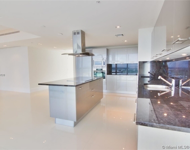 6899 Collins Ave - Photo Thumbnail 50