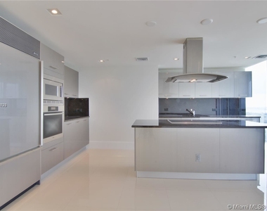 6899 Collins Ave - Photo Thumbnail 45