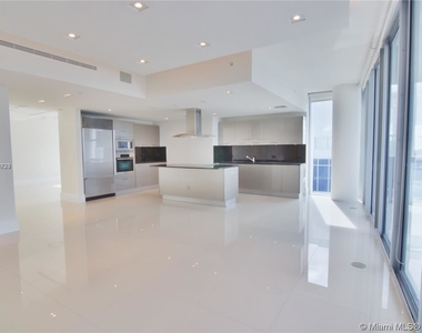 6899 Collins Ave - Photo Thumbnail 46