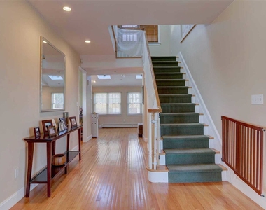 254 W Bay Drive - Photo Thumbnail 9