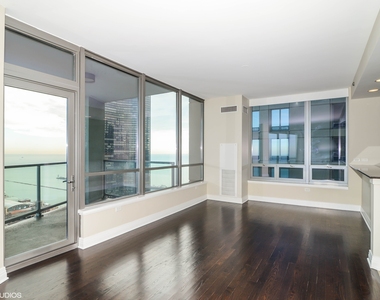 600 North Lake Shore Drive - Photo Thumbnail 7