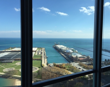 600 North Lake Shore Drive - Photo Thumbnail 8