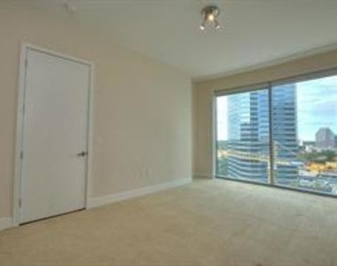 1600 Post Oak Boulevard - Photo Thumbnail 11