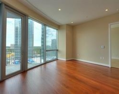 1600 Post Oak Boulevard - Photo Thumbnail 5