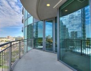 1600 Post Oak Boulevard - Photo Thumbnail 1