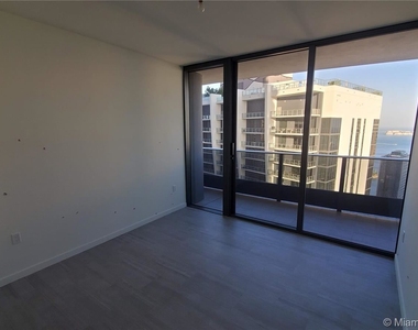 1000 Brickell Plz Unit 4801 - Photo Thumbnail 7