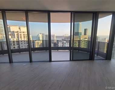 1000 Brickell Plz Unit 4801 - Photo Thumbnail 13