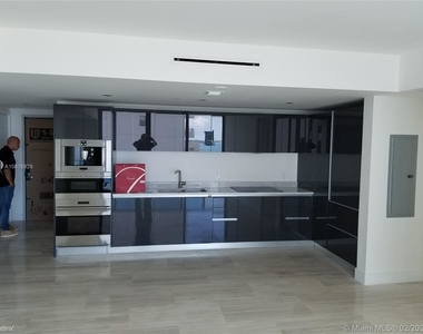 1451 Brickell Ave Unit 1402 - Photo Thumbnail 9