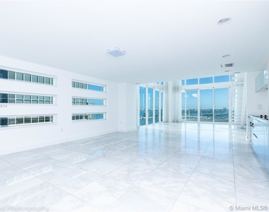 1040 Biscayne Blvd Apt 2104 - Photo Thumbnail 36