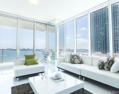 2020 N Bayshore Dr Apt 1910 - Photo Thumbnail 13