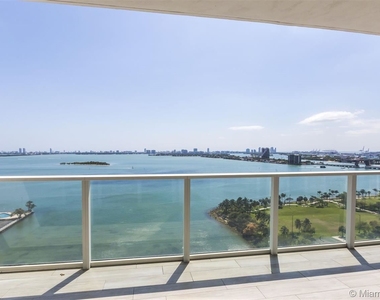 2020 N Bayshore Dr Apt 1910 - Photo Thumbnail 11