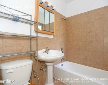 2204 W Foster Apt 2 - Photo Thumbnail 4