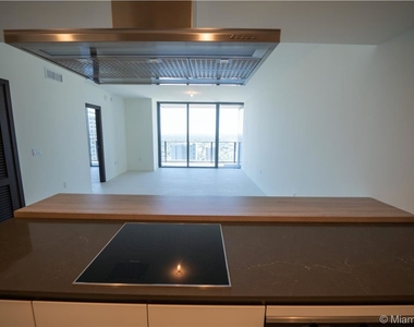 1000 Brickell Plz Unit 3411 - Photo Thumbnail 2