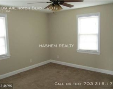 2709 Arlington Blvd - Photo Thumbnail 3