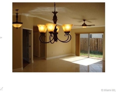 581 Abingdon Way # 1 - Photo Thumbnail 6