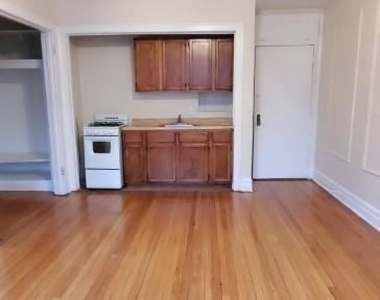 5465 S Everett Apt 109 - Photo Thumbnail 2