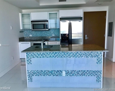 888 Biscayne Blvd 1010 - Photo Thumbnail 3