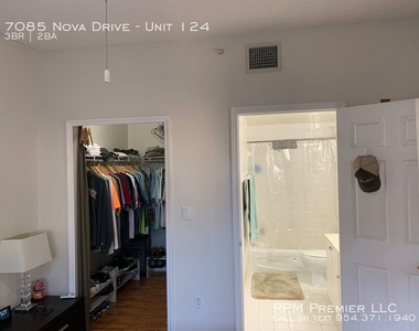 7085 Nova Drive - Photo Thumbnail 3