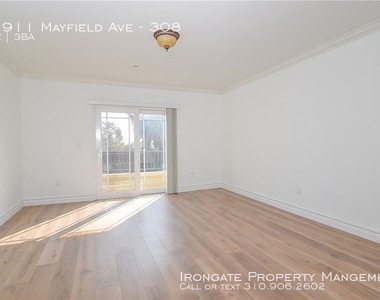 11911 Mayfield Ave - Photo Thumbnail 21