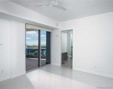 5959 Collins Ave - Photo Thumbnail 5