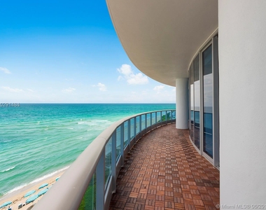 5959 Collins Ave - Photo Thumbnail 14