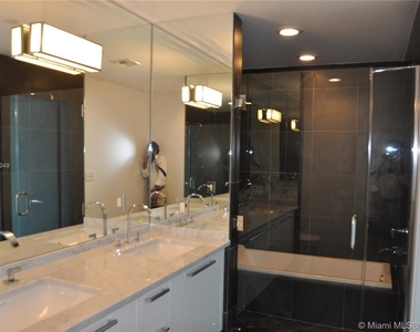 900 Biscayne Blvd Apt 5203 - Photo Thumbnail 4