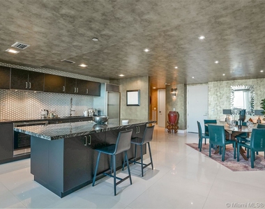 1040 Biscayne Blvd - Photo Thumbnail 11