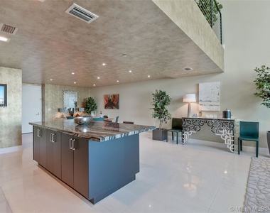 1040 Biscayne Blvd - Photo Thumbnail 25