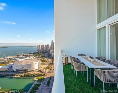 1040 Biscayne Blvd - Photo Thumbnail 5