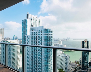 1010 Brickell Ave - Photo Thumbnail 1