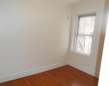 52 Burbank St. - Photo Thumbnail 10