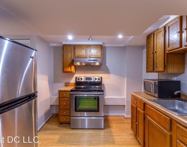 1602 Hobart Street Nw - Photo Thumbnail 6