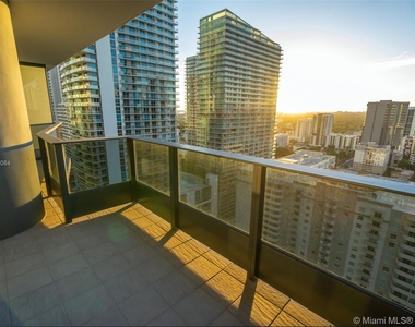 1000 Brickell Plaza - Photo Thumbnail 12