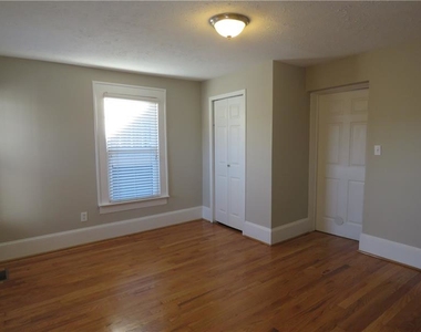 655 Kennesaw Avenue Ne - Photo Thumbnail 9