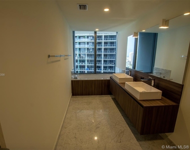 1000 Brickell Plaza - Photo Thumbnail 33