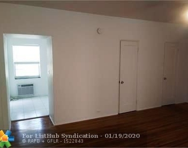 8910 Collins Ave - Photo Thumbnail 13