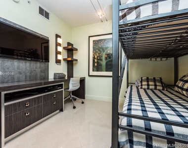 16699 Collins Ave - Photo Thumbnail 43