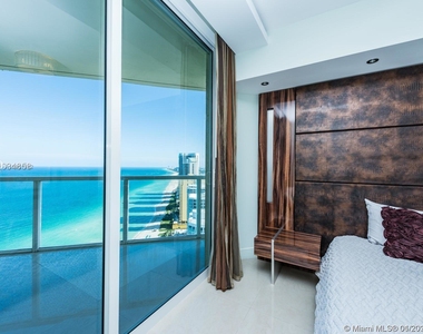 16699 Collins Ave - Photo Thumbnail 28