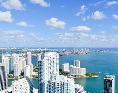 1000 Brickell Plaza - Photo Thumbnail 1