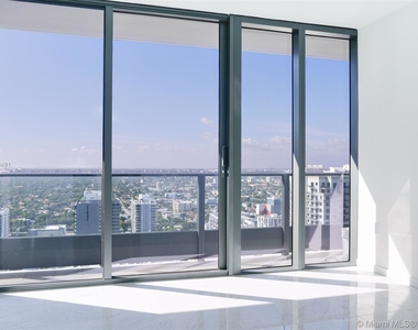 1000 Brickell Plaza - Photo Thumbnail 31