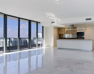 1000 Brickell Plaza - Photo Thumbnail 8