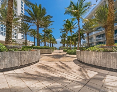 6799 Collins Ave - Photo Thumbnail 21