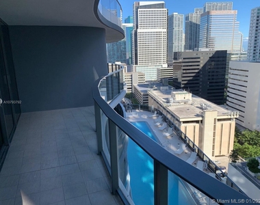 1000 Brickell Plaza - Photo Thumbnail 18