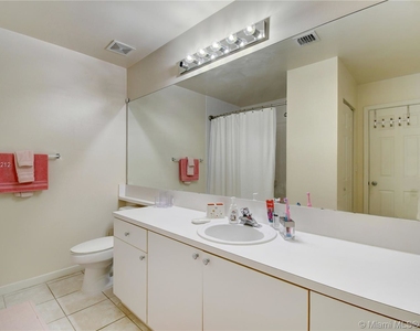 11720 Saint Andrews Pl - Photo Thumbnail 82