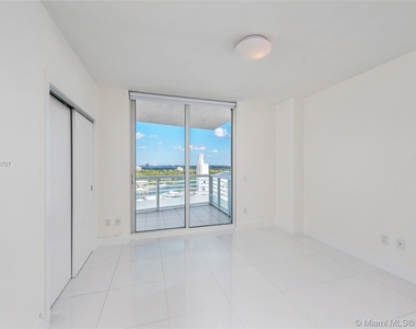 3801 Collins Ave - Photo Thumbnail 68